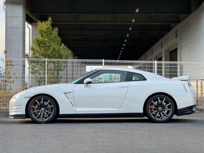NISSAN GT-R - 6