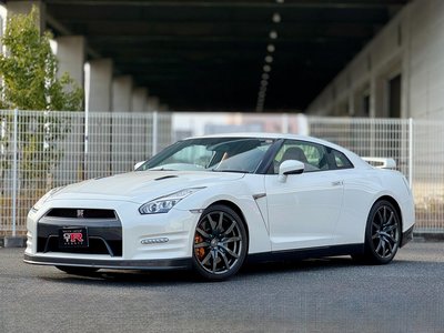 NISSAN GT-R - 8