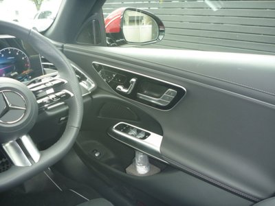 صورة مصغرة 14 لـ 2025 Mercedes-BENZ E-CLASS