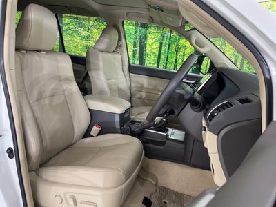 TOYOTA LAND CRUISER PRADO - 9