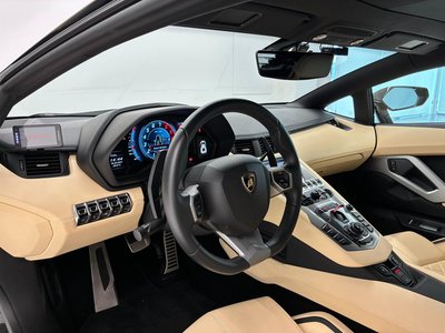 LAMBORGHINI AVENTADOR - 6