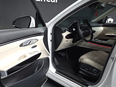 2024 Genesis GV70 — миниатюра 13