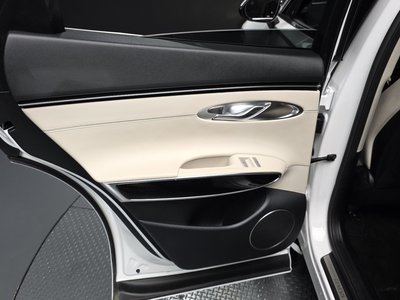 2024 Genesis GV70 — миниатюра 15