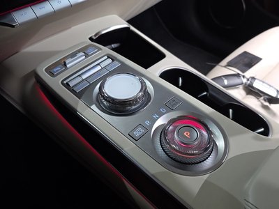 2024 Genesis GV70 — миниатюра 12