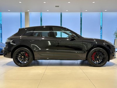 PORSCHE MACAN - 8