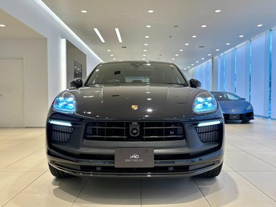 PORSCHE MACAN - 4