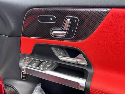 2025 Mercedes-BENZ GLB AMG — миниатюра 16