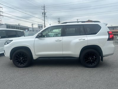 TOYOTA LAND CRUISER PRADO - 7
