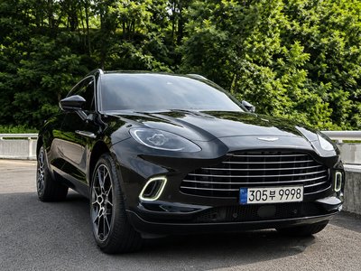 ASTON MARTIN DBX - 1