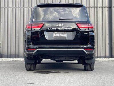 TOYOTA LAND CRUISER 300 - 8