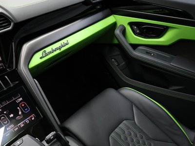 2024 Lamborghini URUS — миниатюра 17