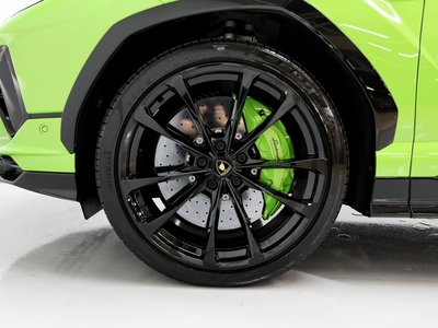2024 Lamborghini URUS photo 6