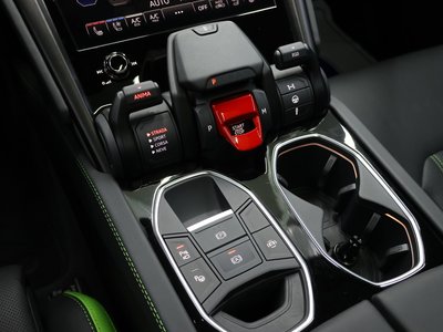 2024 Lamborghini URUS — миниатюра 16