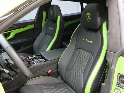 2024 Lamborghini URUS photo 8