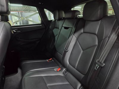 PORSCHE MACAN - 10
