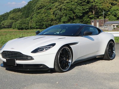 ASTON MARTIN DB11 - 1