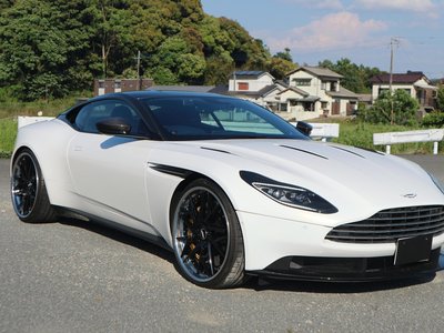 ASTON MARTIN DB11 - 6