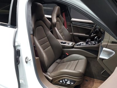 PORSCHE PANAMERA - 10