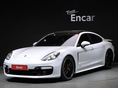 PORSCHE PANAMERA - 1