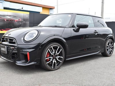2025 MINI COOPER photo 2