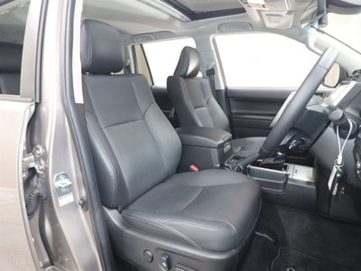 TOYOTA LAND CRUISER PRADO - 7