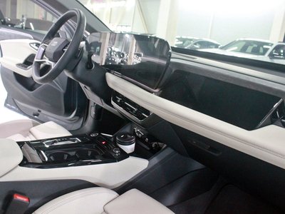 2025 AUDI A6 E-TRON — миниатюра 12