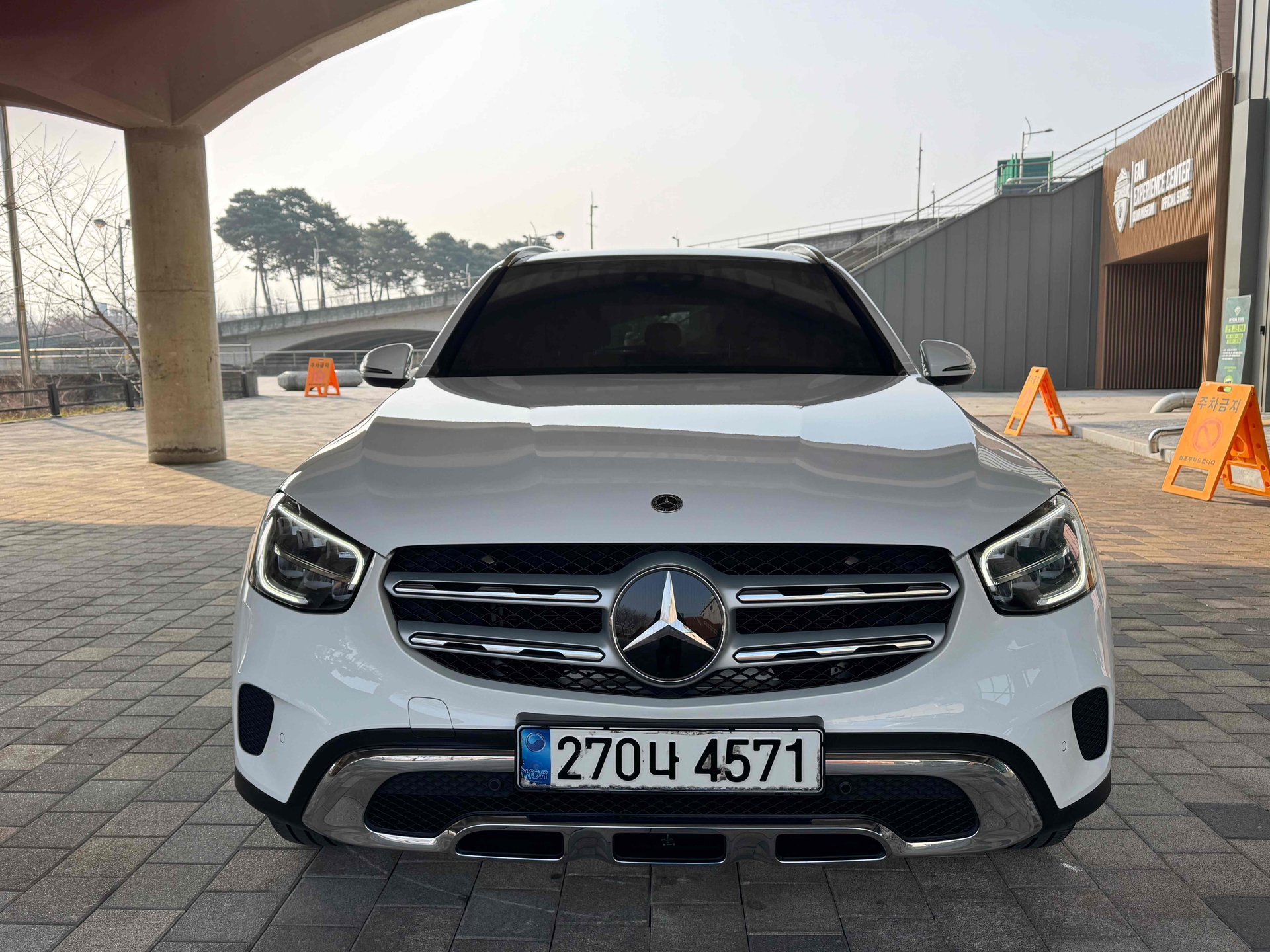 MERCEDES-BENZ GLC - View 1