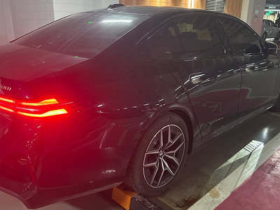 2025 BMW 5 SERIES 照片 3