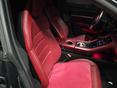 2020 Porsche TAYCAN photo 10