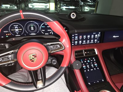 2020 Porsche TAYCAN photo 8