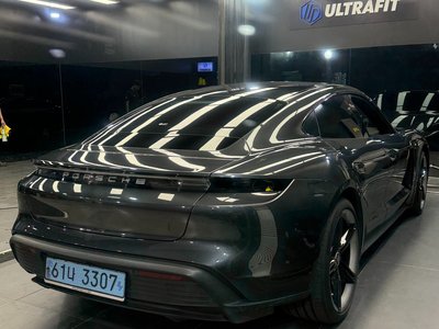 2020 Porsche TAYCAN — миниатюра 14