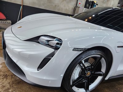 2020 Porsche TAYCAN photo 6