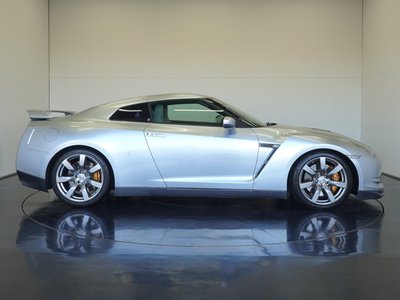 NISSAN GT-R - 5