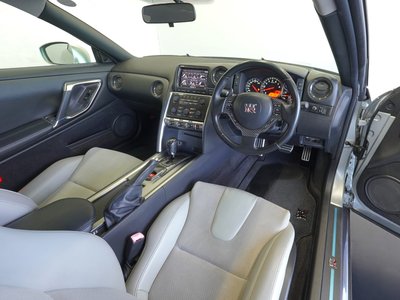 NISSAN GT-R - 7