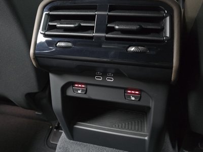 صورة مصغرة 28 لـ 2026 BMW 5 SERIES