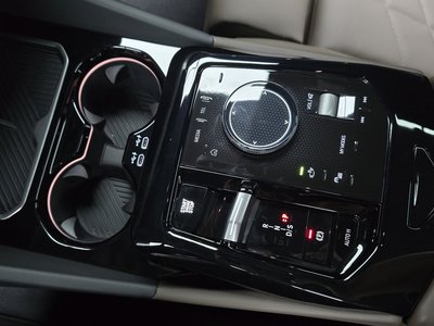 صورة مصغرة 12 لـ 2026 BMW 5 SERIES