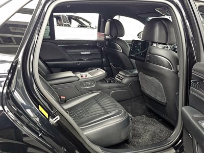 2022 Genesis G90 (RS4) — миниатюра 18