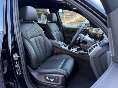 صورة 9 لـ 2023 BMW X7