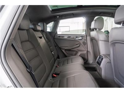 2024 Porsche MACAN thumbnail 19