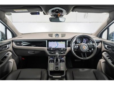 2024 Porsche MACAN thumbnail 14