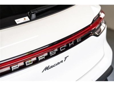 2024 Porsche MACAN thumbnail 11