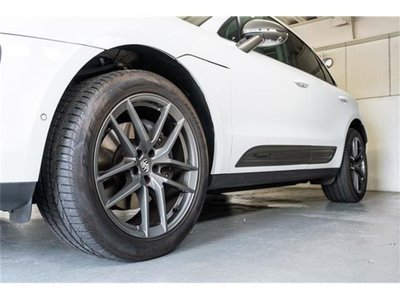 2024 Porsche MACAN thumbnail 34