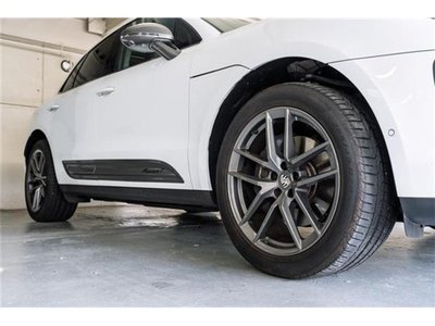 2024 Porsche MACAN thumbnail 28