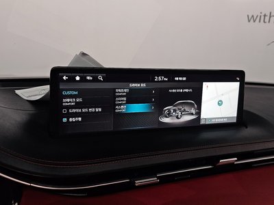 2022 Genesis GV70 — миниатюра 27
