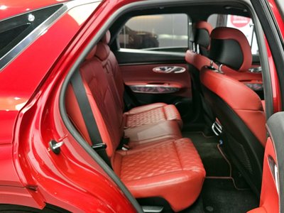 2022 Genesis GV70 — миниатюра 16