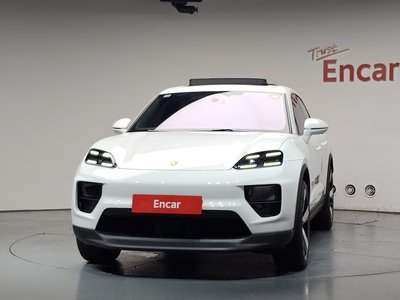 PORSCHE MACAN - 2