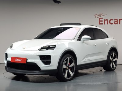 PORSCHE MACAN - 1