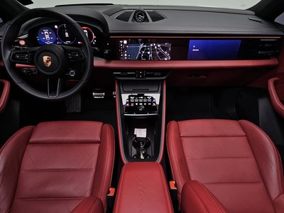 PORSCHE MACAN - 4