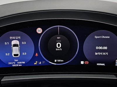 PORSCHE MACAN - 8