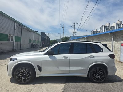 2024 BMW X5 M photo 2